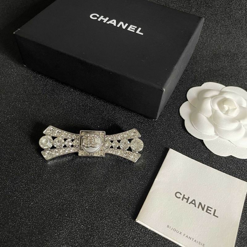 Chanel Brooch 05yxs75